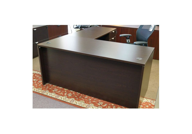 STRAIGHT DESK WITH RETURN AND PEDESTAL